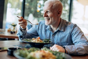 Man eating a healthy meal